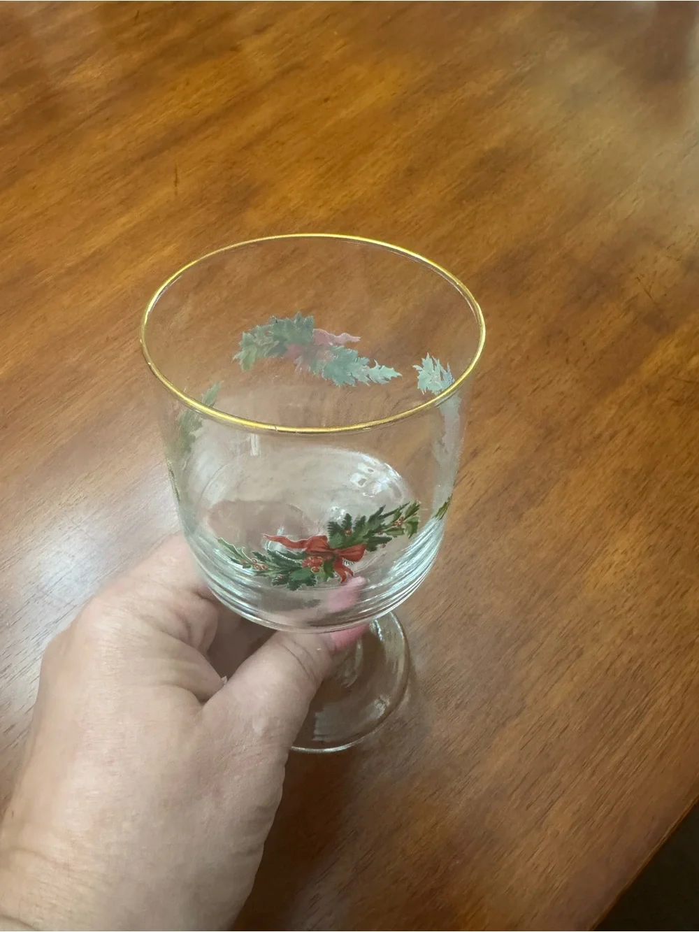 Pfaltzgraff Christmas Heritage Festive Holly-Trim Wine Goblet set of 4